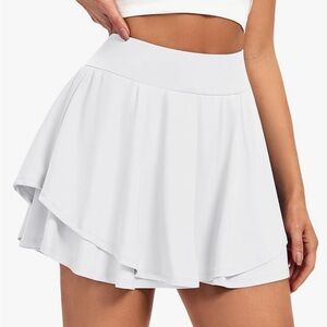 NWT WHITE SHORT TENNIS ATHLETIC SKIRT M